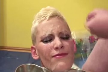 The big-boobed blonde was mobbed