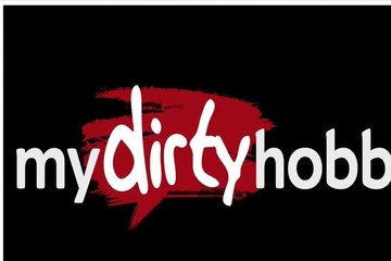 A man hammers a girlfriend on a swing