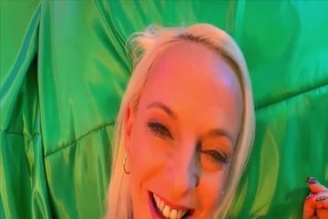 Lustful bitch in stockings got hardcore sex from her boyfriend