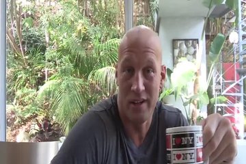 The man fucks his Thai girlfriend