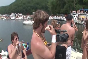 Chicks with guys are having a good rest