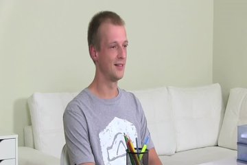 The guy at the porn casting fucked a pretty agent