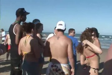 Bitches on yarn show their tits to everyone