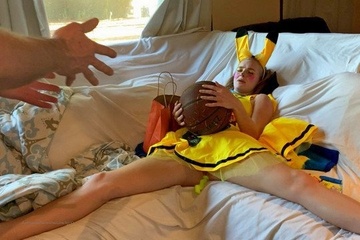 Stepfather punished spoiled stepdaughter in the ass on the bed