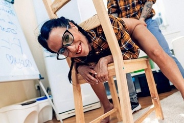 The artist fucked a student with glasses instead of a class