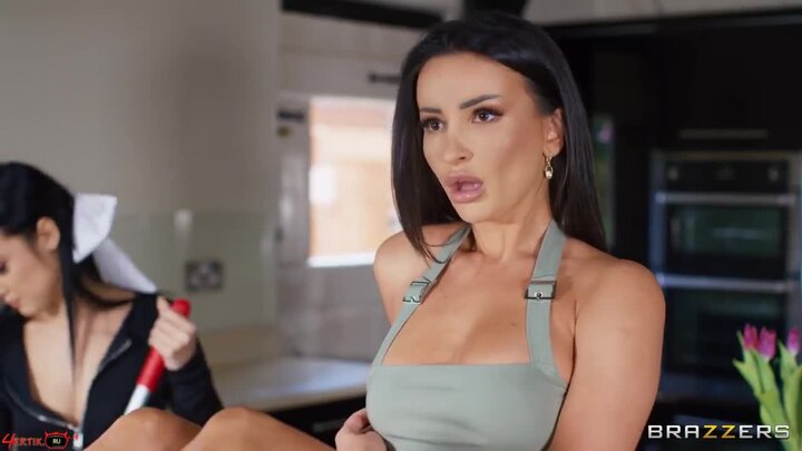 [BrazzersExxtra] Alyssia Kent, Alice Hernandez - Maid To Massage  ~ 24xxx.Porn